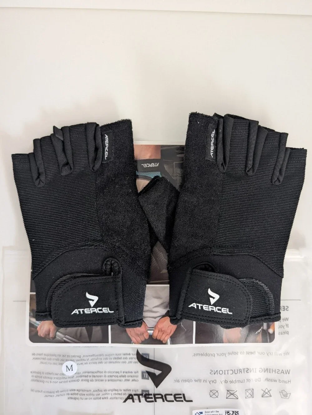 NWT Atercel Black Fingerless Workout Gloves Medium